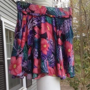 Flouncy flowery skirt