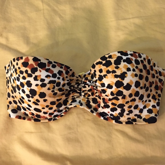 New Victoria secret push up w/ cheeky bottom - Picture 1 of 4