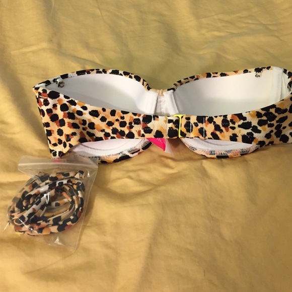 New Victoria secret push up w/ cheeky bottom - Picture 2 of 4