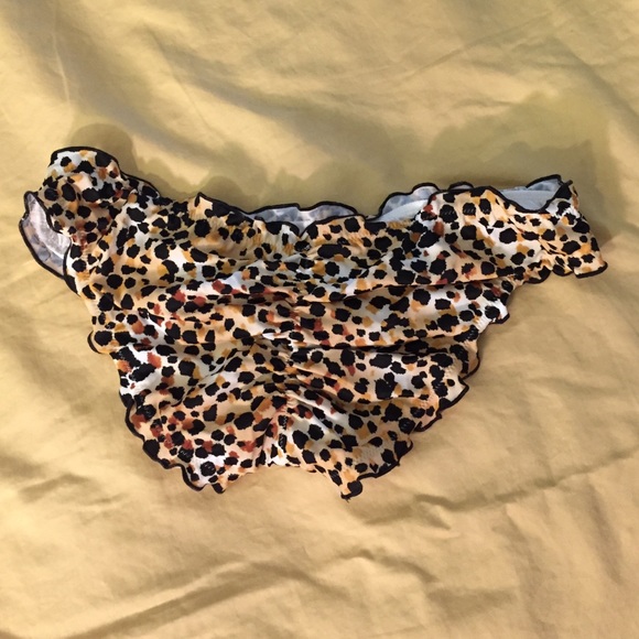 New Victoria secret push up w/ cheeky bottom - Picture 4 of 4