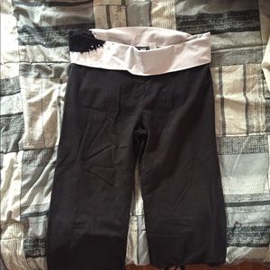 Cropped yoga pants size small