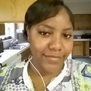 Meet your Posher, Sanessia