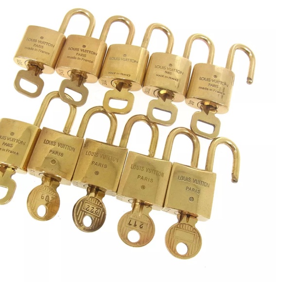 ONLY 1 SET left !!!  Authentic Louis Vuitton LOCK - Picture 2 of 4