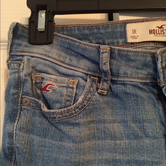 Straight leg medium/ light wash Hollister jeans - Picture 2 of 2