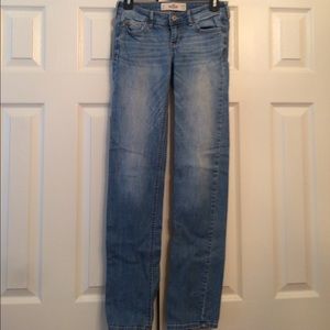 Straight leg medium/ light wash Hollister jeans