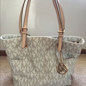 Michael Kors Jet Set Signature Logo Tote Handbag