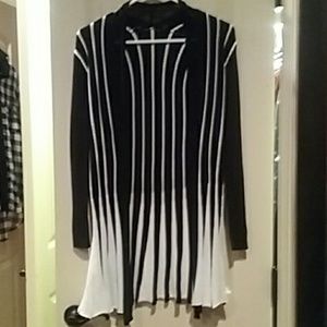 Black n white long sleeve cardigan