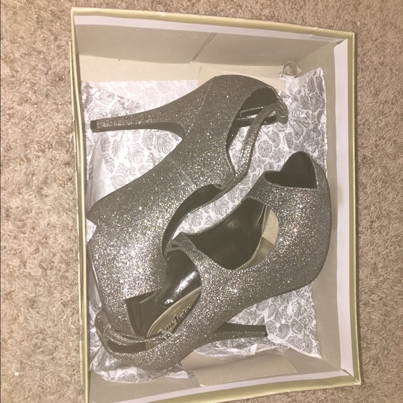 Silver sparkle heels. - Picture 3 of 3