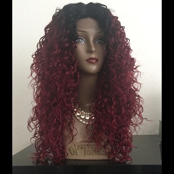 *NWOT* Curly Ombré Synthetic Wig