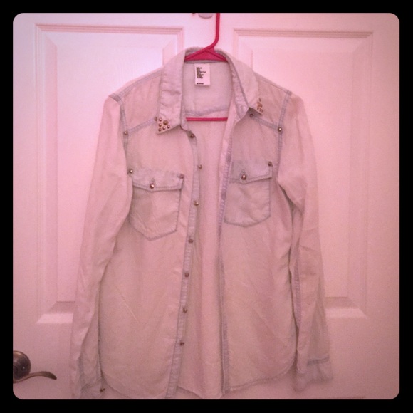 Pale, washed out blue denim shirt - Picture 1 of 4