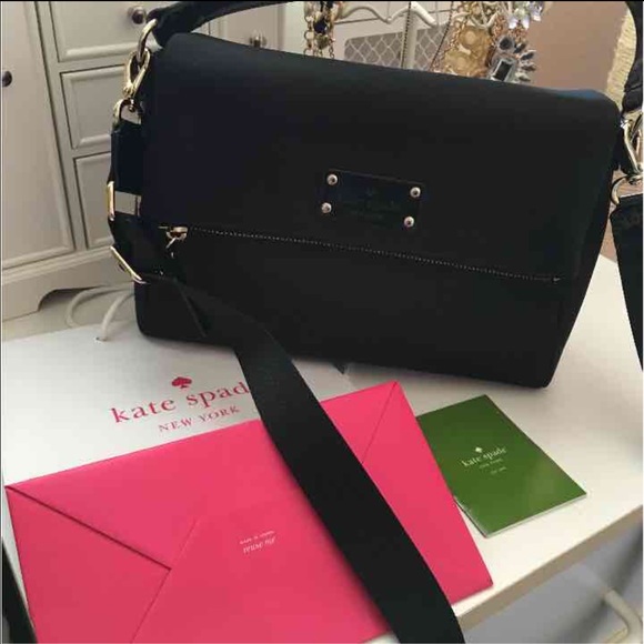 🚫 SOLD ON MERC 🚫 - Picture 3 of 4