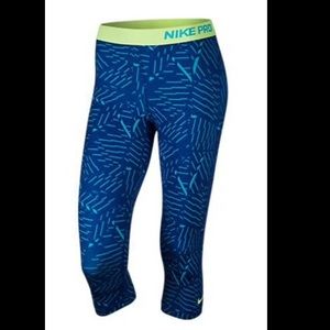 Nike bash work out capri's