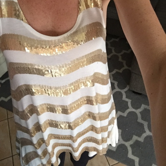 BEBE Glamorous and Gold TANK - Picture 4 of 4