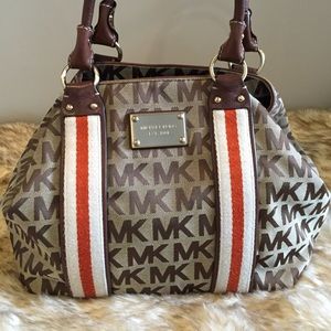 Michael Kors Hang Bag