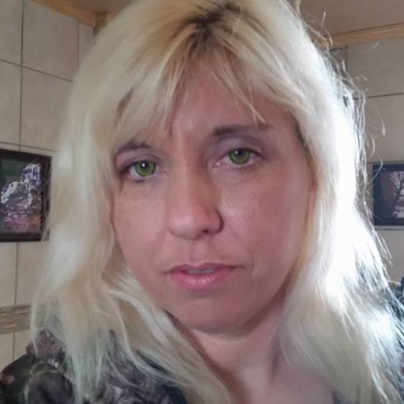 Meet your Posher, Robyn - Picture 1 of 1