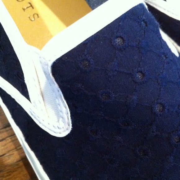 NWOT - TALBOTS - Slip On Navy Eyelet Sneakers 7.5