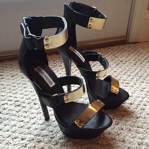 Steve Madden Areaa Heel