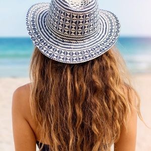 Adorable patterned Aerie Panama hat