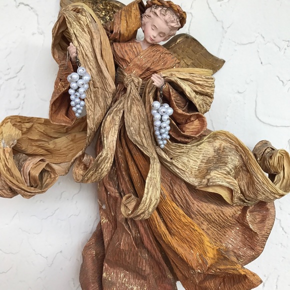 Hooked on Pearls! Fun faux pearl drop earrings 🍇 - Picture 4 of 6