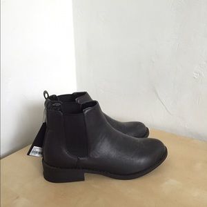 Chelsea boots