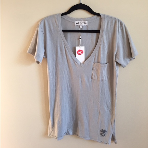 Wildfox Tops - NWT WILDFOX Essential V Pocket Tee