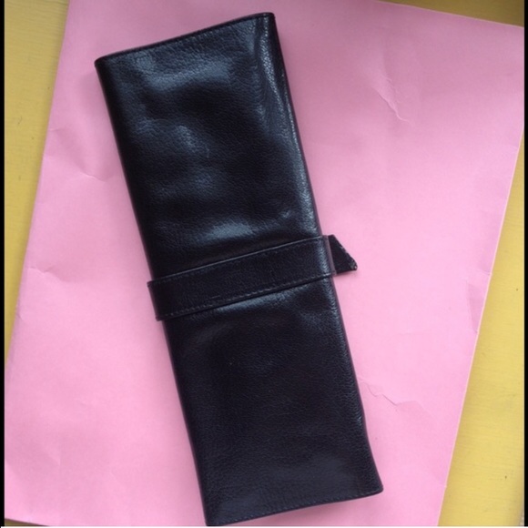 Van Cleef & Arpels Leather Tri-Fold Jewelry Wallet - Picture 3 of 4