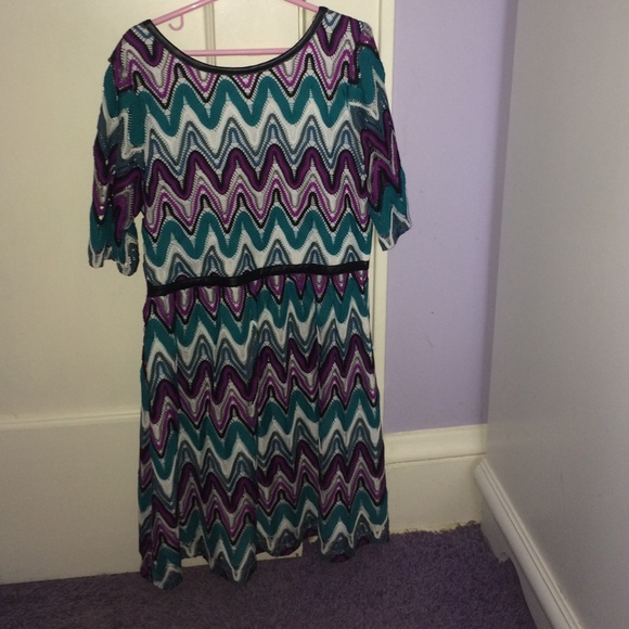 Spaghetti strap dress with line around the waist
