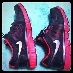 NIKE Sneakers / Tennis Shoes Black & Red / Pink