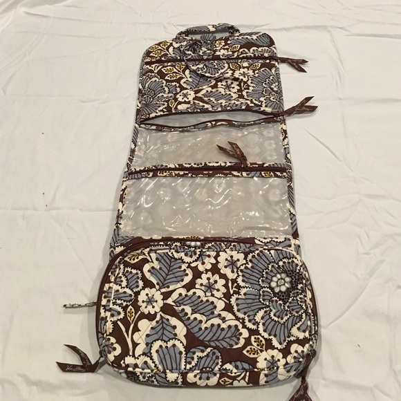 Bet Bradley hanging travel bag