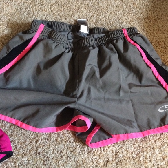 SOLD!!!3 Pairs of Running shorts good condition - Picture 4 of 4