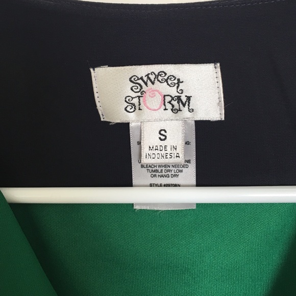 Dress - Picture 3 of 4