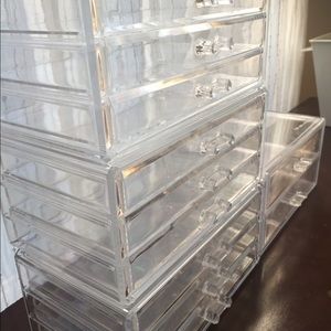 4 makeup container drawers