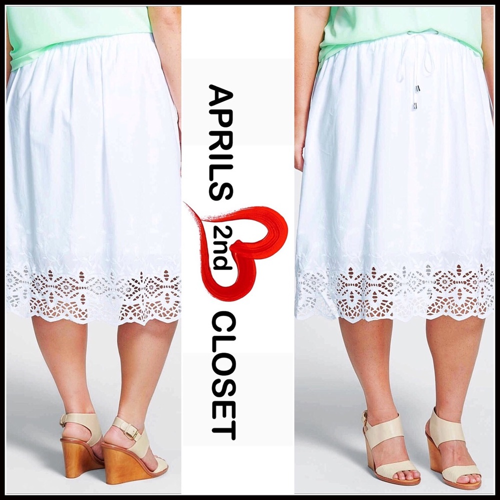 ❌SOLD❌❗️1-HOUR SALE❗️VINCE CAMUTO EYELET SKIRT - Picture 4 of 8