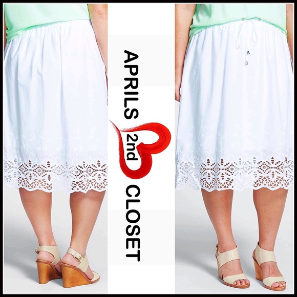 ❌SOLD❌❗️1-HOUR SALE❗️VINCE CAMUTO EYELET SKIRT - Picture 4 of 8