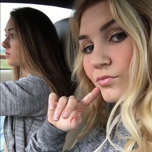 Meet your Posher, Avery