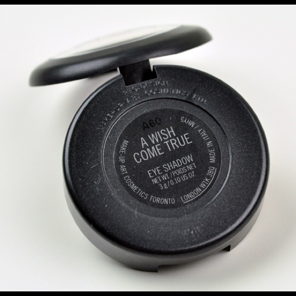 MAC Tartan Tale A Wish Come True Eyeshadow - Picture 2 of 4