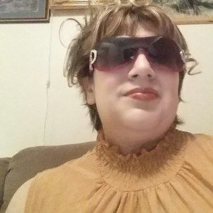 Meet your Posher, Debora