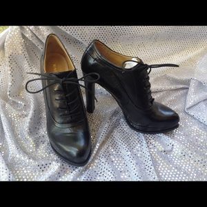 New in box Nine West lace up!
