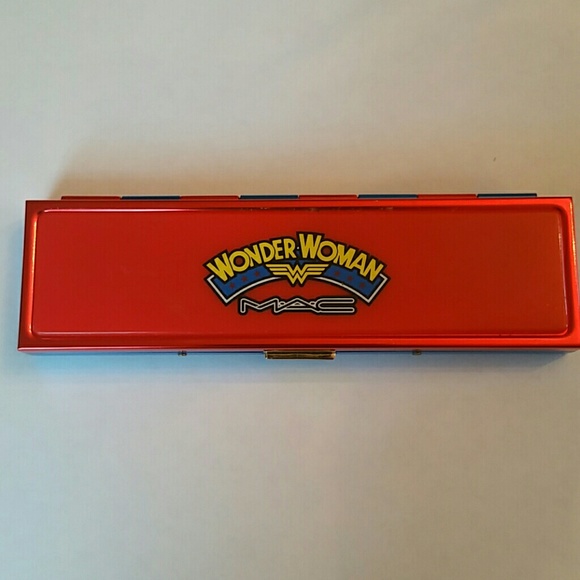 Limited edition- WonderWoman MAC