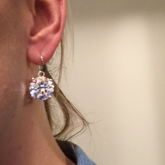 Fun cubic zirconia round earrings 💎💎💎