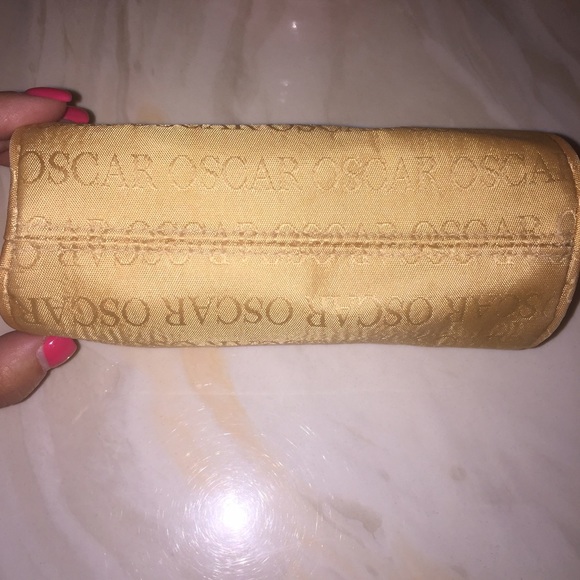 Oscar de la Renta Makeup bag - Picture 3 of 3