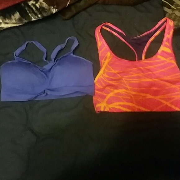Sports bras - Picture 1 of 1