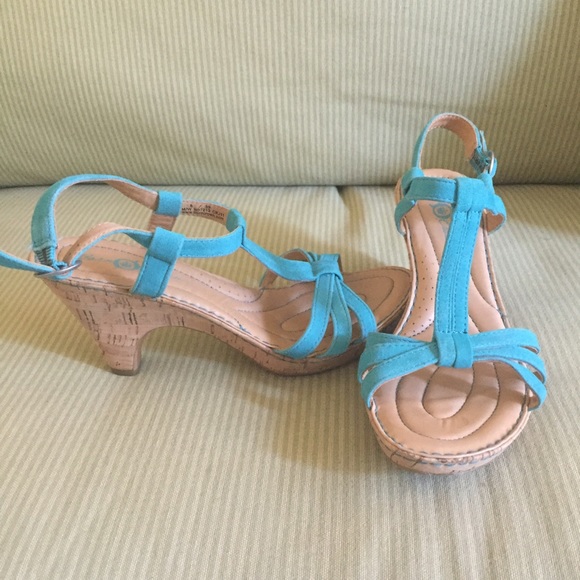 ❗️❗️SALE❗️❗️Born Crown Myndy Suede T-Strap sandal