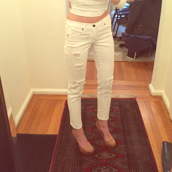 Ripped white skinny jeans