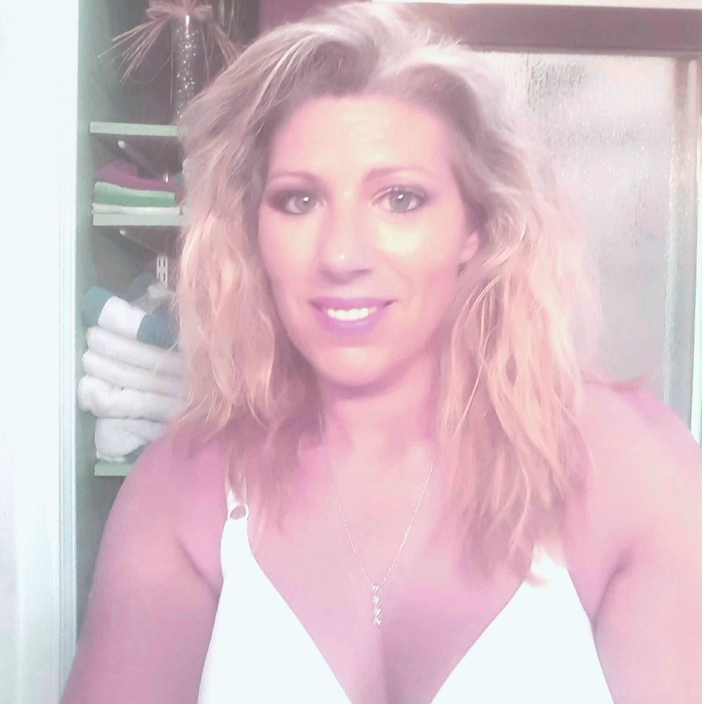 Meet your Posher, Candi