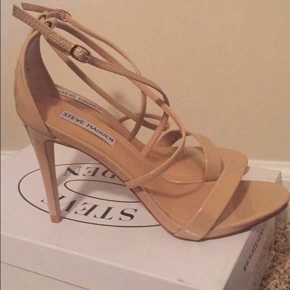 Steve Madden Patent Nude Strappy heels💓