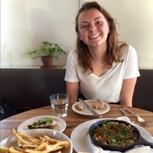 Meet your Posher, Caroline