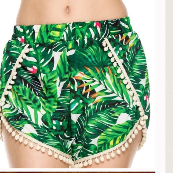 Tropical summer pompom shorts - Picture 3 of 3