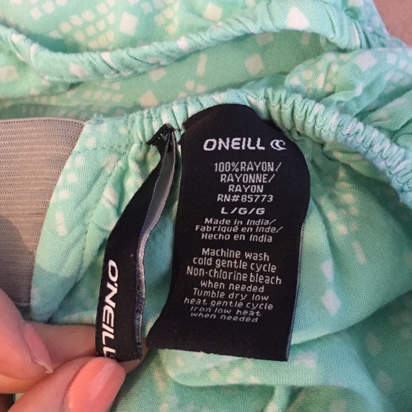 O'Neill Ruffle Crop Top - Picture 3 of 4