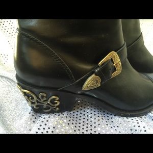 Jessica Bennett cowboy inspired riding boots!